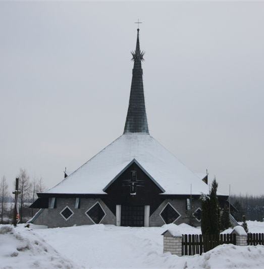 Współczesny kościół to najbardziej charakterystyczna budowla w stolicy gminy.