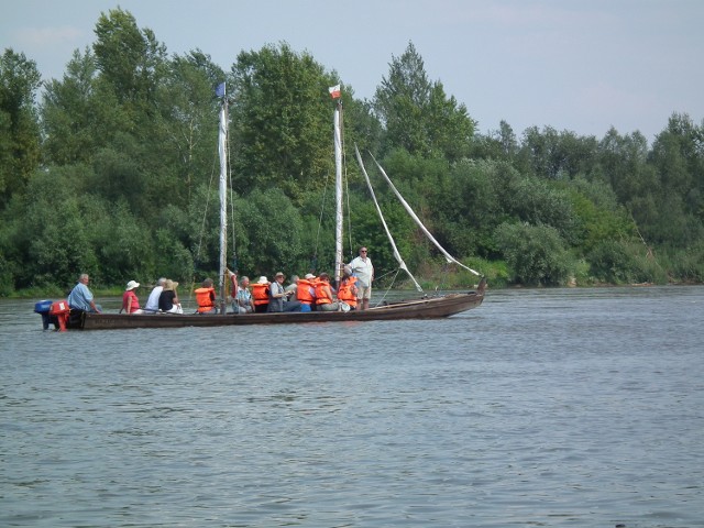 To jedna z 2 zrekonstruowanych łodzi przez członków Stowarzyszenia Przyjaciół Solca nad Wisłą.  Za przyznany w tym roku grant będą kontynuować projekt "My flisacy".