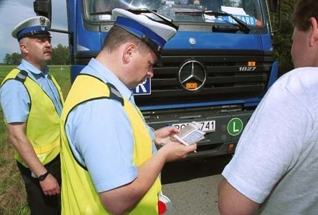 Najczęściej to właśnie kierowcy nie regulują należności za mandaty. Liczą na to, że ich mandat popadnie w zapomnienie. Nic bardziej mylnego.