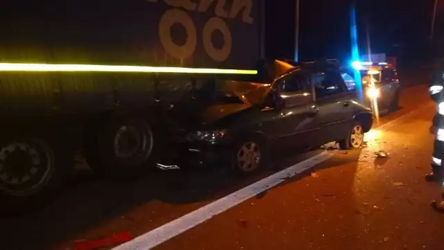 Wypadek na Kleeberga w Białymstoku. Samochód osobowy zderzył się z ciężarówką na trasie generalskiej