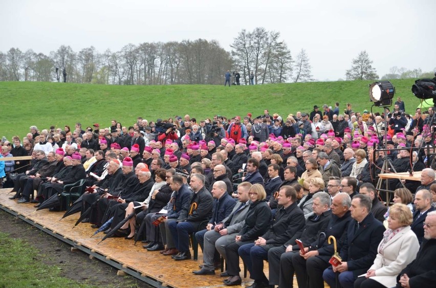 Rocznica chrztu Polski: Uroczystości na Ostrowie Lednickim