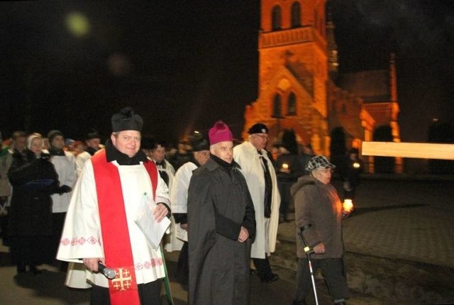 Dziś w Masłowie odbędzie się Droga Krzyżowa. Poprowadzi ją ksiądz biskup Marian Florczyk.