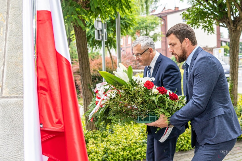 Pomnik upamiętniający powstańców śląskich z Gierałtowic zyskał dawny blask. Zobacz zdjęcia 