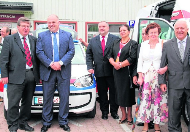 Notable z powiatu nowotarskiego chcieli obejrzeć nowe samochody