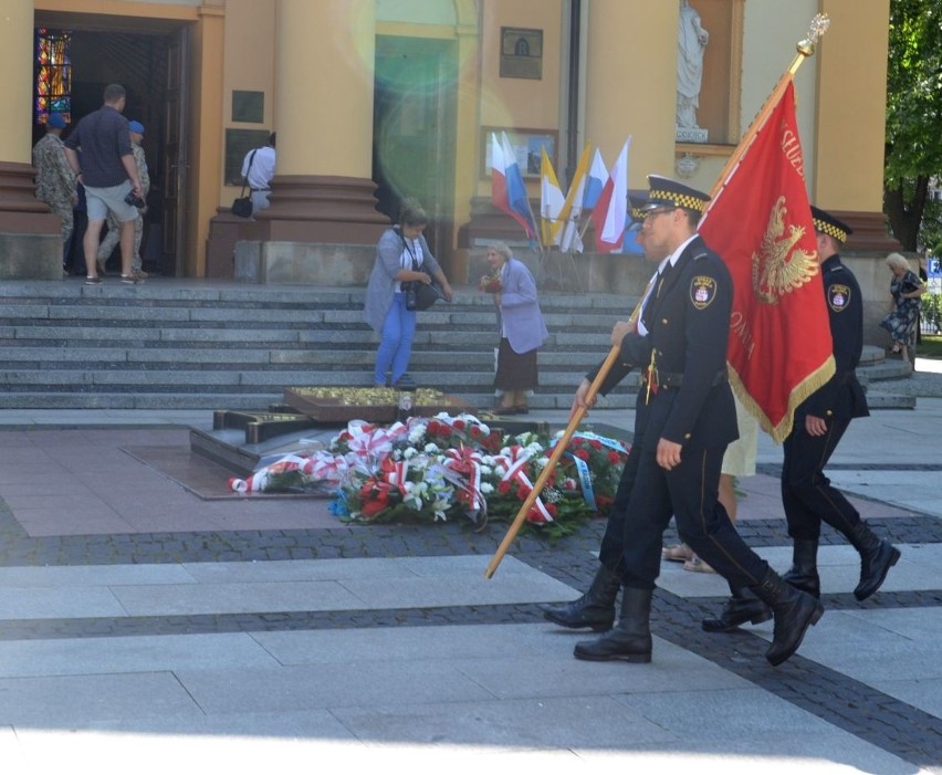 W obchodach wzięli udział żołnierze z misji pokojowych.