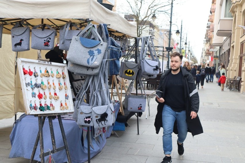 Rękodzielnia na Pietrynie - twórcy rękodzieła spędzają...