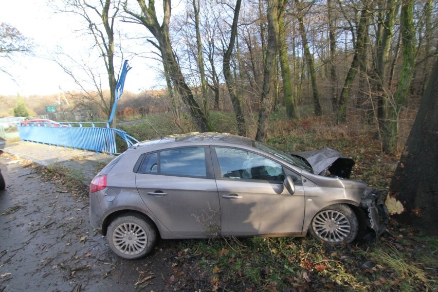 Wypadek na Sołtysowicach. Pijany kierowca wjechał w most