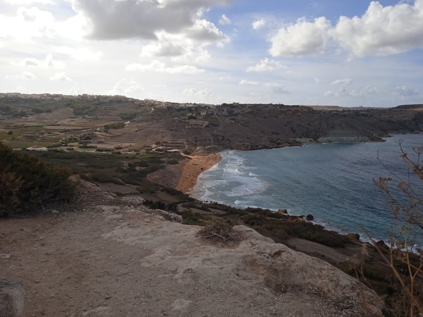 Piękne plaże i błękitne wody wokół Malty sprzyjają spędzaniu...