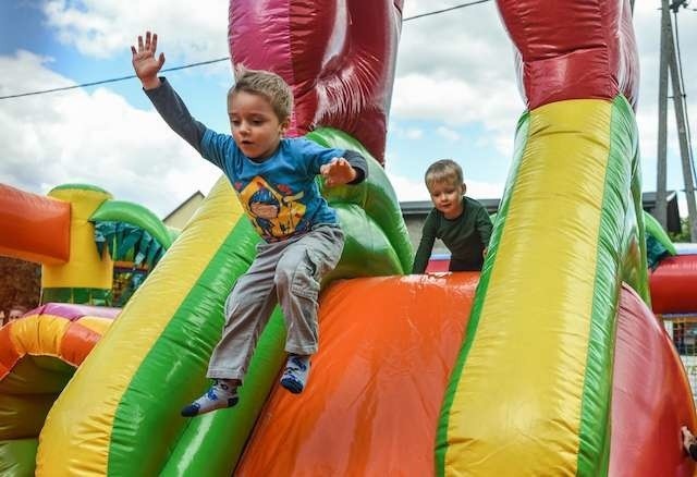 Przedszkole "Bursztynek"Przedszkole "Bursztynek" zaprosiło dzieci i ich rodziców na festyn rodzinny pełen atrakcji