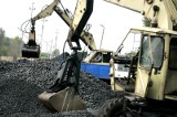 Drożyzna na rynku węgla. Rząd przygotowuje wsparcie dla najuboższych oraz firm, które ponoszą straty z powodu embarga na węgiel z Rosji