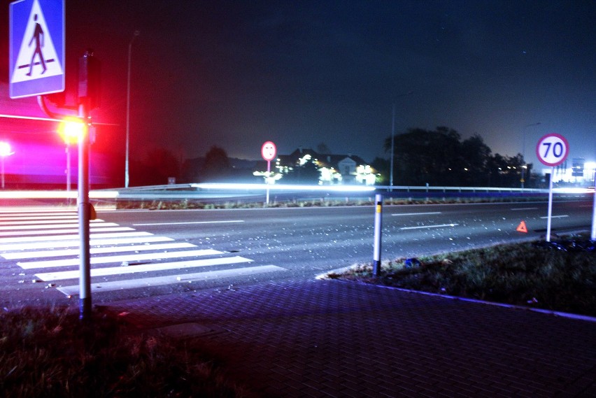 Śmiertelny wypadek w Rzgowie. Kobieta potrącona na przejściu przez tira [ZDJĘCIA]