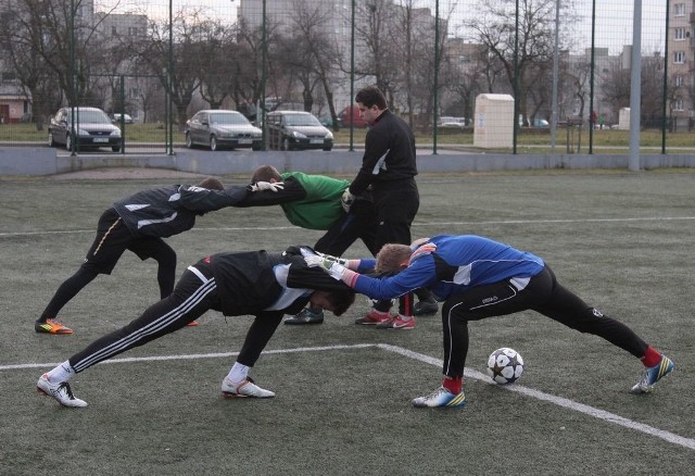 Piłkarze Radomiaka zagrają w sobotę z Pilicą Białobrzegi w Milanówku.