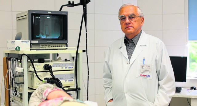 Prof. Jerzy Arendt ze Szpitala Specjalistycznego nr 1 w Bytomiu pomaga pacjentkom, u których nastąpił nawrót choroby nowotworowej. Operacja wytrzewienia narządów miednicy mniejszej jest radykalna, ale przedłuża chorym życie i uwalnia od bólu