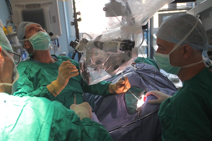 Poznań: Lekarze z całego świata obserwowali, jak operują poznańscy chirurdzy laryngologiczni 