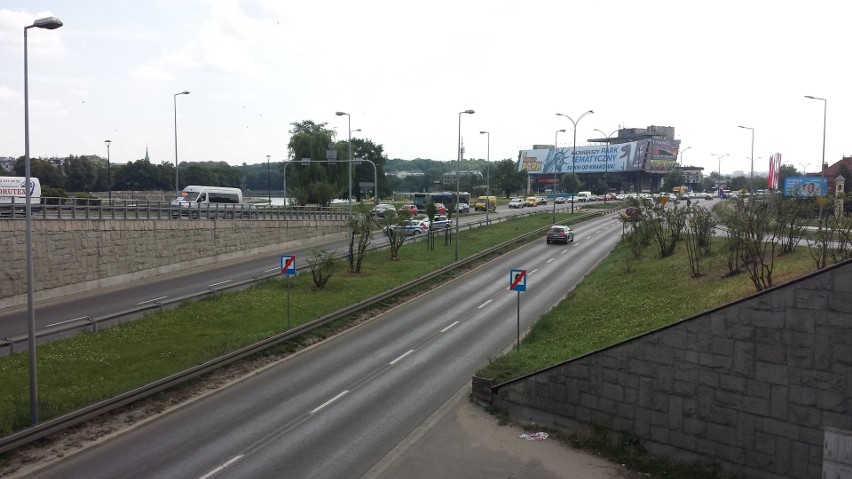 Kraków. Pożar samochodu pod rondem Grunwaldzkim [ZDJĘCIA]