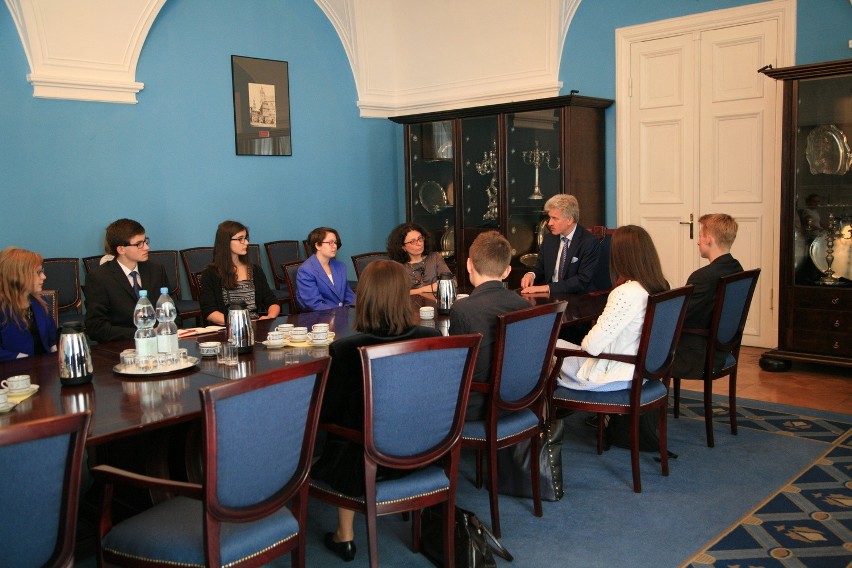 Laureaci konkursu dziennikarskiego u prezydenta Poznania