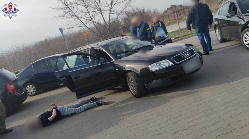 Trzej mieszkańcy Białej Podlaskiej przewozili narkotyki w samochodzie. Wpadli pod Lublinem