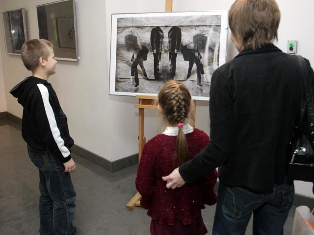 Wystawa grafiki komputerowej- RzeszówW Galerii Miejskiej Zespolu Szkól Plastycznych w Rzeszowie zaprezentowana zostala wystawa grafiki komputerowej studentów WSIiZ.