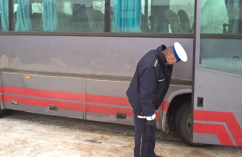 Po aferze z niesprawnymi autobusami wożącymi dzieci w gminie Pacanów, prowadzone są kontrole