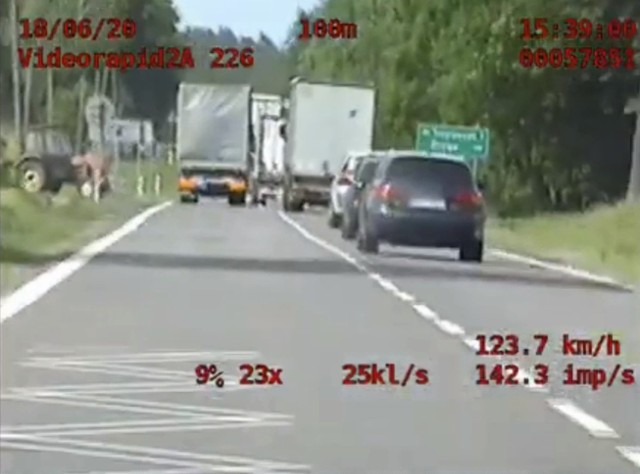 Białorusin za kierownicą tira szalał na ósemce. Zatrzymali go policjanci z podlaskiej grupy Speed.