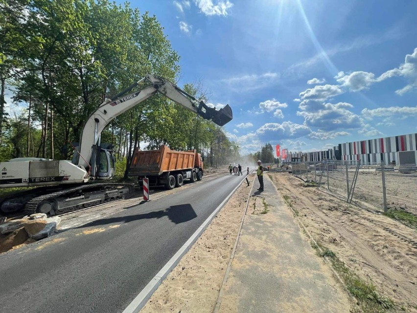 W ramach inwestycji wzmocniona zostanie konstrukcja drogi....