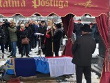 Pogrzeb bohatera walk na Ukrainie, Janusza Szeremety. Ceremonię w Szklarach odprawiła mistrzyni z Sandomierza. Zobacz zdjęcia