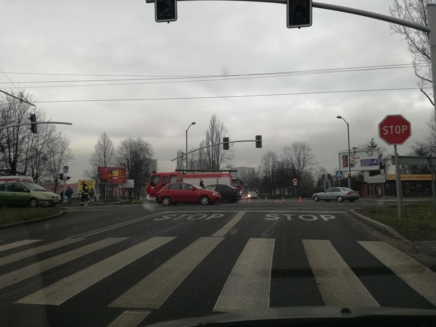 Wypadek w Świętochłowicach. Jedna osoba trafiła do szpitala ZDJĘCIA