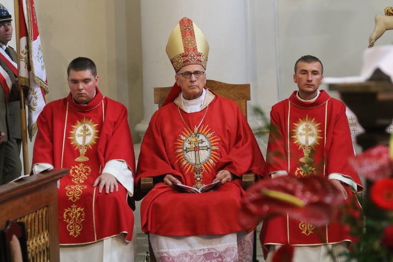 Trwają ważne uroczystości odpustowe na Świętym Krzyżu. W sobotę msza na błoniach o 12 i koncert uwielbienia [ZDJĘCIA]