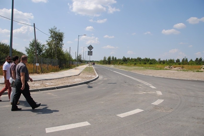 Nowa droga w Jędrzejowie została odebrana w poniedziałek, 29...