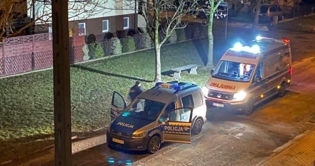 Policjanci zatrzymali mężczyznę, który biegał z nożem po ulicy