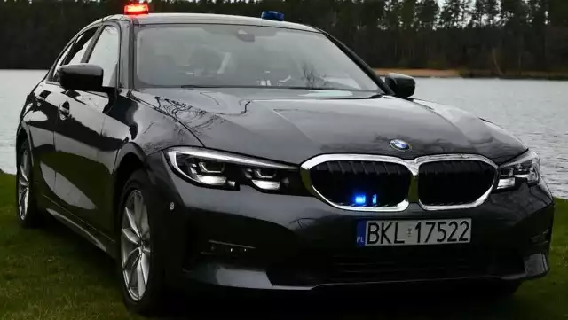 BMW G3L 330i xDrive trafiło KMP w Kolnie. Zobacz też inne nieoznakowane radiowozy w województwie podlaskim. Takie auta ma policja na Podlasiu. To bat na piratów drogowych. Kliknij dalej ====>