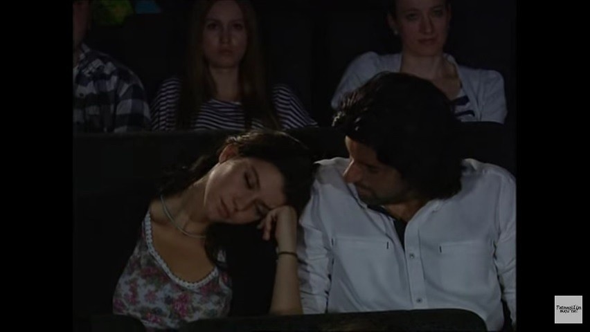 Fatmagul zasnęła w kinie.