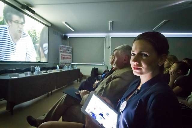 Gościem specjalnym podczas otwarcia Pracowni Filmoteki Szkolnej była aktorka Sandra Staniszewska (na zdjęciu)