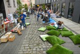 Park(ing) Day: poznaniacy zamieniają parkingi na ogródki i kawiarnie. Sprawdź mapę tych miejsc