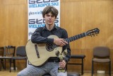 Niesamowicie zdolny chłopak z gitarą. Maksymilian Maluśki – Osobowość roku 2020 w kategorii kultura