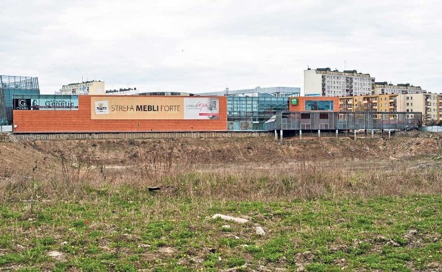 Galerię Emka czeka poważny lifting. Nie wiadomo natomiast, kiedy dokładnie rozpocznie się zabudowa pustej części placu papieskiego. Właściciel spółki deklaruje, że na pewno do niej dojdzie    