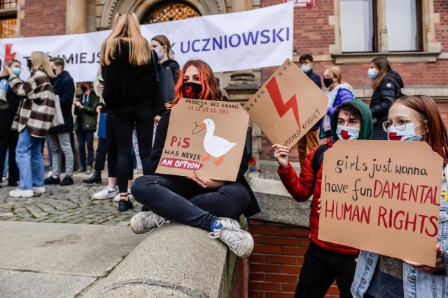 Trójmiejski Strajk Uczniowski w Gdańsku 28.10.2020 r. Uczniowie przyłączyli się do Strajku Kobiet