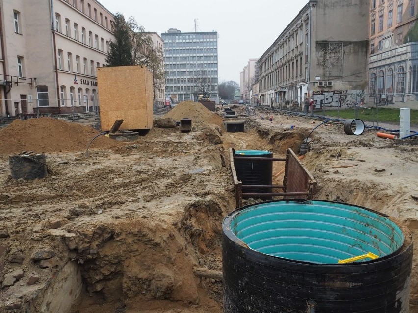 Co odkryto w pasażu Schillera w Łodzi? Trwa gruntowna przebudowa! ZDJĘCIA