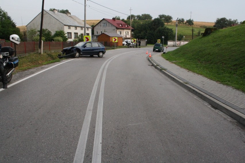 Strzegowa. Wpadł w poślizg i zderzył się czołowo z innym autem