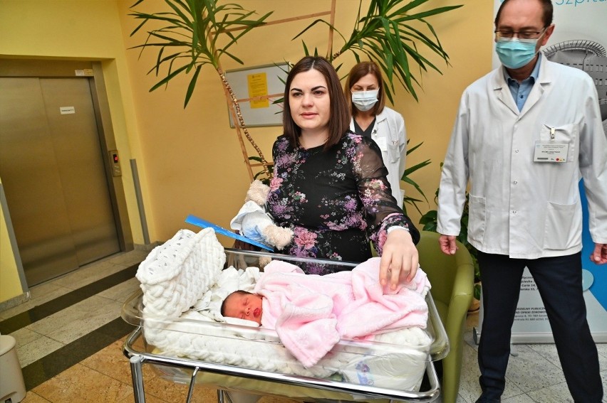 Rozmowa z panią Maluiną, Ukrainką. W zaawansowanej ciąży uciekła przed wojną i urodziła córeczkę w Szczecinie ZDJĘCIA 