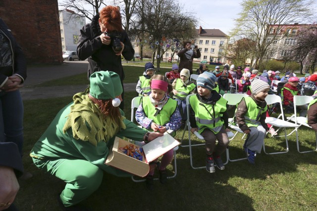 Z okazji Światowego Dnia Książki i Praw Autorskich Miejska Biblioteka Publiczna w Słupsku zorganizowała imprezę dla najmłodszych i nie tylko.