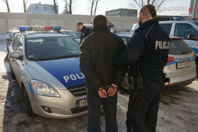 Mężczyzna został zatrzymany przez policjantów z komisariatu policji w Rybniku-Boguszowicach
