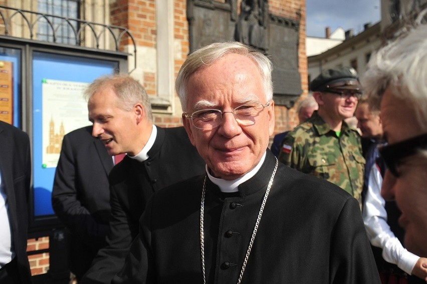 Abp Jędraszewski w rocznicę wybuchu Powstania Warszawskiego mówi o "tęczowej zarazie" 