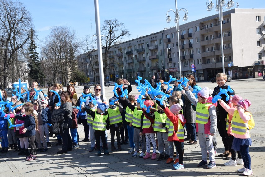 „Przystanek autyzm” to happening w Dzień Autyzmu na placu...