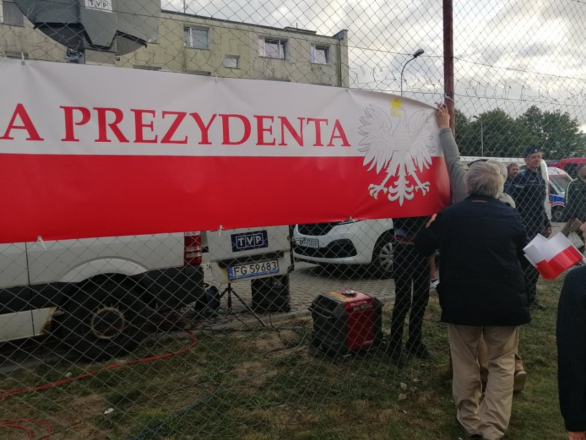 W czwartek o godz. 19, prezydent RP Andrzej Duda odwiedził w...