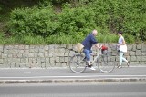 Gorzów: co za absurd! Piesi chodzą po trasie wyłącznie dla rowerów, a obok rowerzyści.. jadą po chodniku