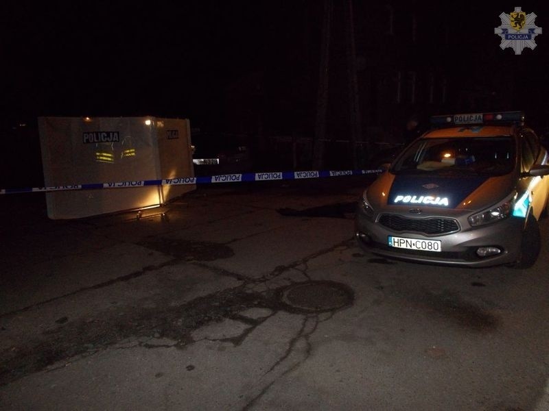 Morderstwo koło dworca PKP w Godętowie. 21-latek śmiertelnie ugodzony nożem [WIDEO]