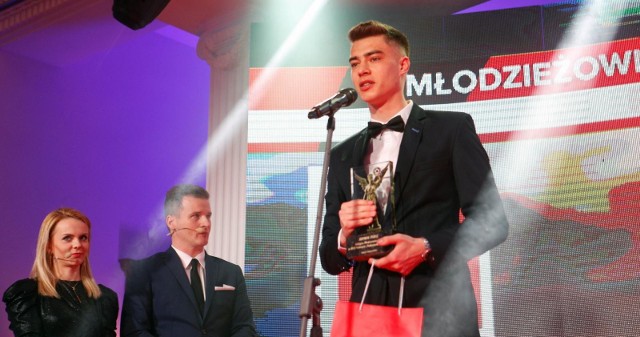Szymon Feret, piłkarz Resovii z nagrodą Podkarpackiej Nike 2019