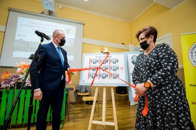 W środę, 2 czerwca, w K-PSOSW im. L. Braille'a w Bydgoszczy zaprezentowano oficjalnie pamiątkowy znaczek i kartkę okolicznościową z wizerunkiem Szczepana Jankowskiego, wybitnego organisty z Bydgoszczy.