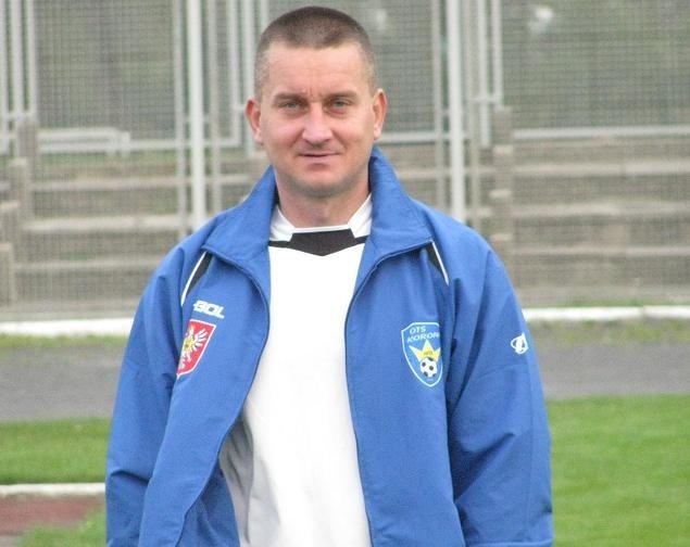 Grający trener Korony HiD Ostrołęka Tomasz Słowik ma wprowadzić klub ponownie do IV ligi.